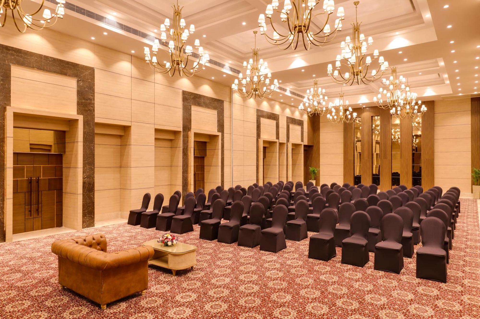 Lemon Tree Hotel, Rishikesh Ngoại thất bức ảnh