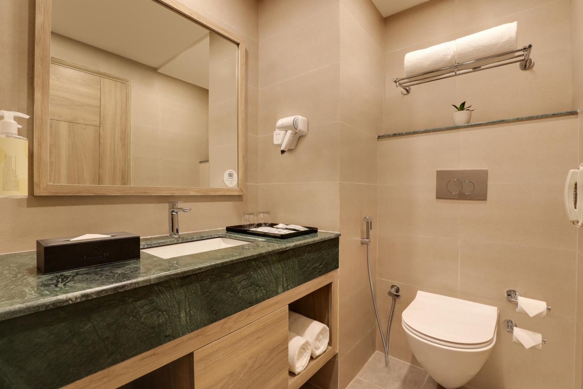 Lemon Tree Hotel, Rishikesh Ngoại thất bức ảnh