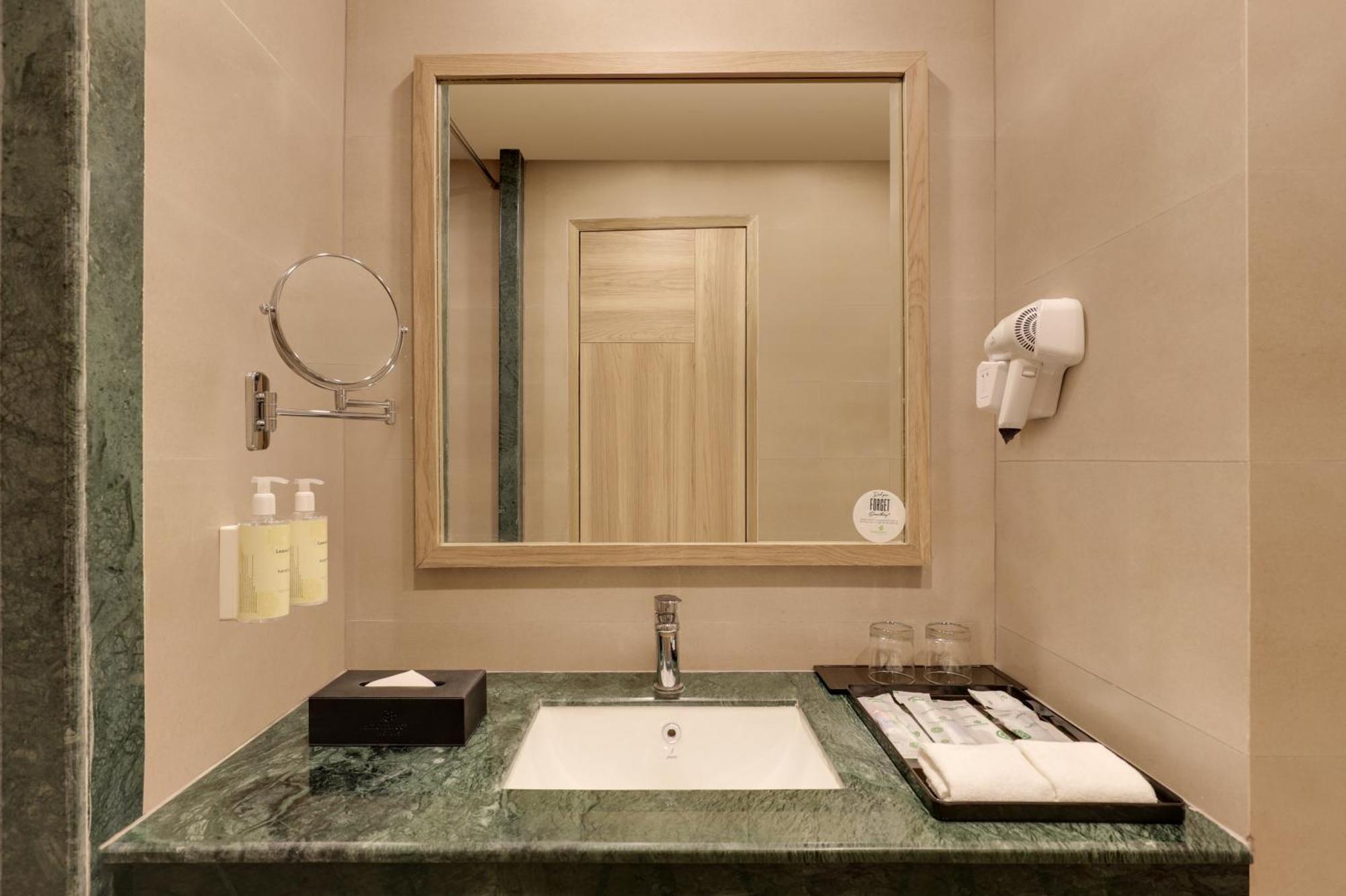 Lemon Tree Hotel, Rishikesh Ngoại thất bức ảnh